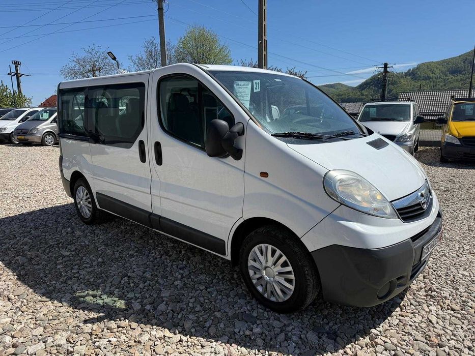 Renault trafic opel vivaro 9 locuri 2011 Credit prin TBI bank