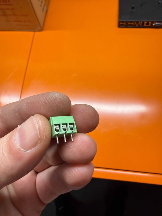 Клеми-hd-351-3p-10A 300V AC AWG24-18 3.5mm