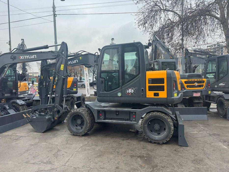 Колесный  гидравлический экскаватор XINYUAN XYC65 550  млн сум с НДС