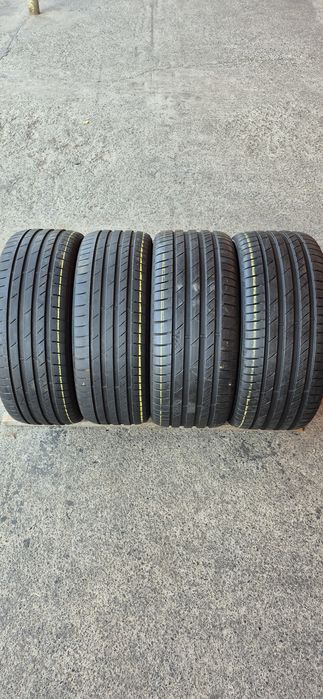 4 anvelope vara Kumho,fata 225/45/18,spate 255/40/18.Pretul este pe bucata.