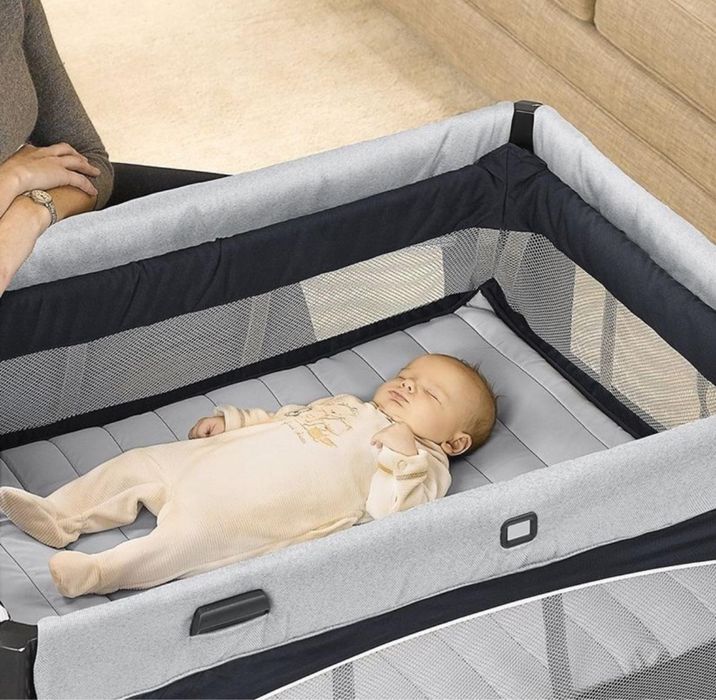 Детская кровать-манеж  Chicco