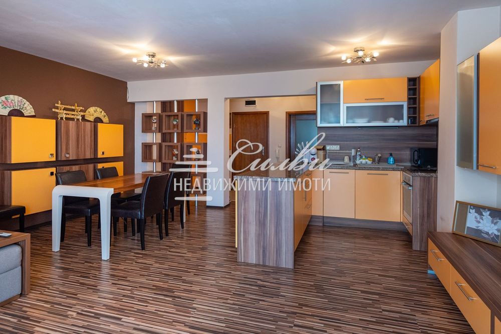 Дава се под наем Двустаен апартамент в Шумен, Пазара - 75 кв.м за 382.5 € - Снимка #2