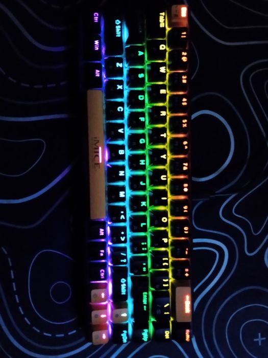 Продам механическую клавиатуру