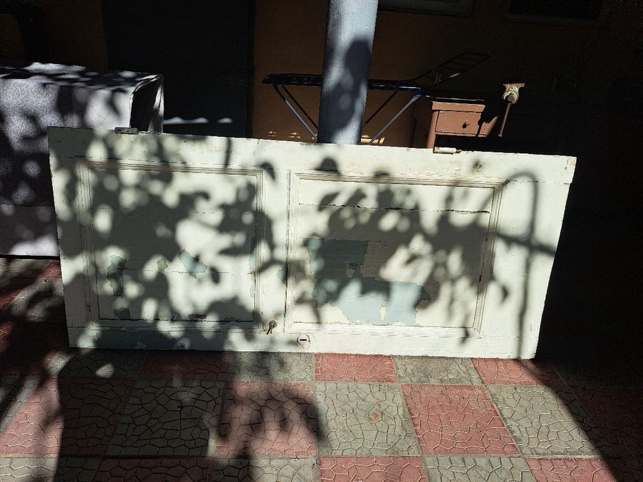 Продам двери деревянные