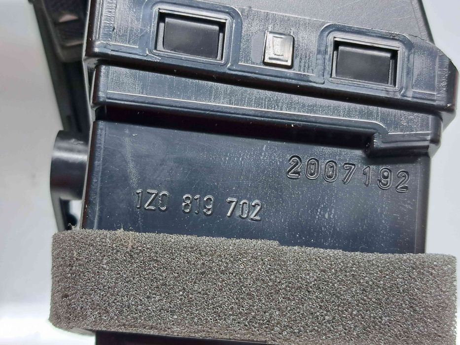 Grila aerisire dreapta Skoda Octavia 2 (1Z3) [Fabr 2004-2013] 1Z08197