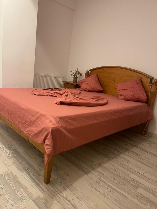 Inchiriem apartament termen lung