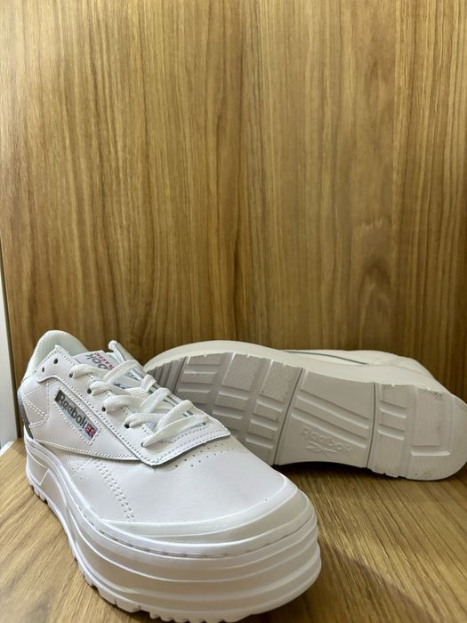 Кроссовки reebok белые