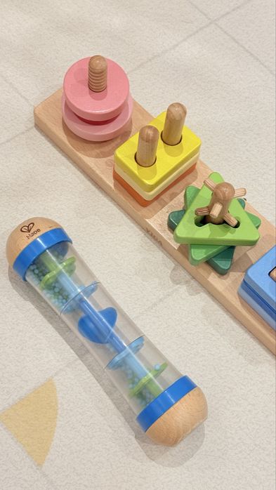 Лот Дървени Montessori играчки Hape и др.