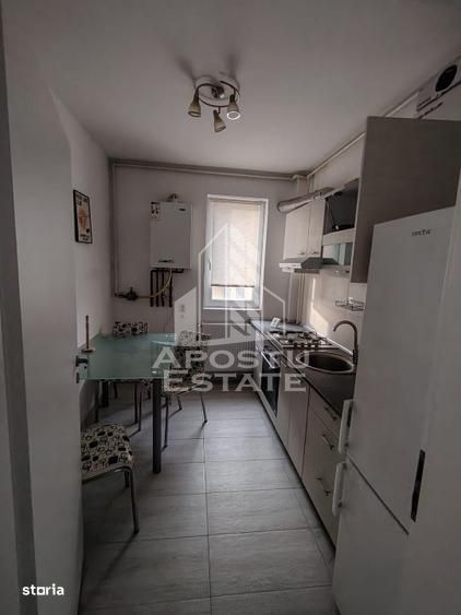 Apartament cu 2 camere de închiriat- centrala proprie, Giroc