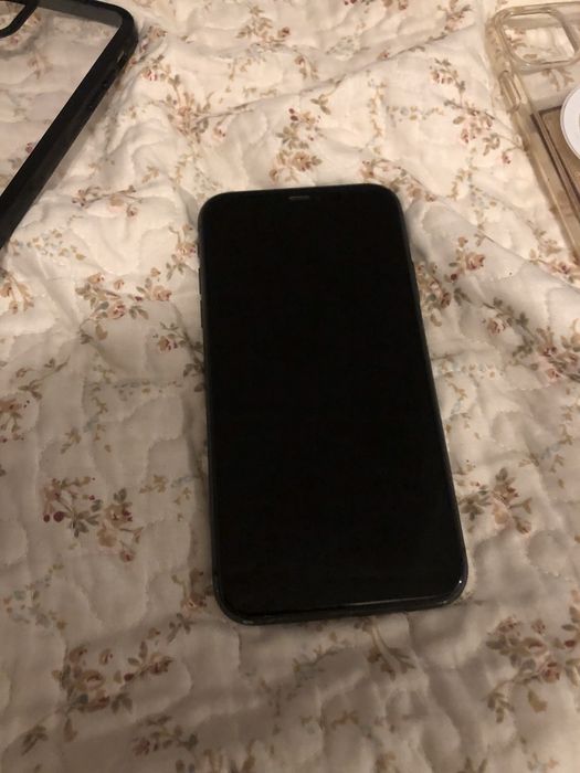 Vand.. sau scimb iphone 11