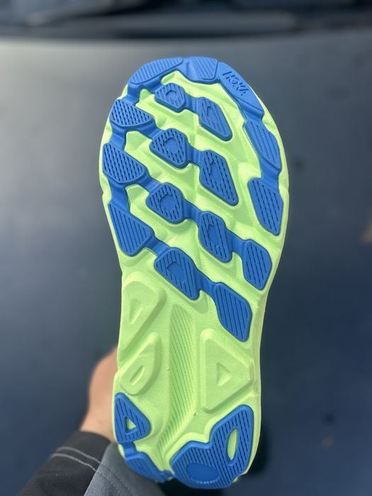 Hoka Clinfton 9 39 1/3 NOU