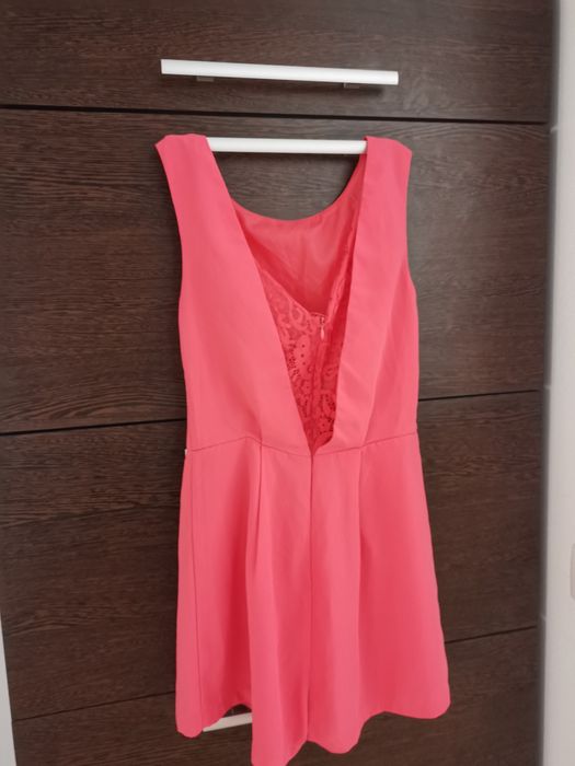 Salopeta scurta roz cu dantela