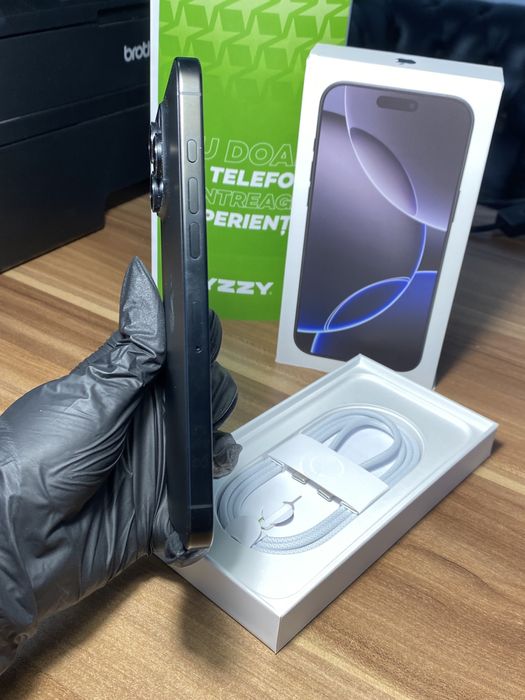 iPhone 16 Pro Max • 256 GB • Black Titanium