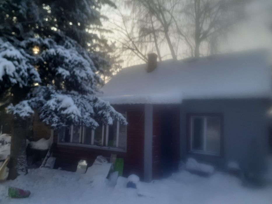 Продаётся дача. Зимняя.