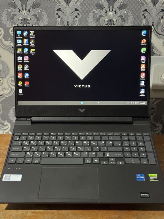 HP VICTUS Sotiladi Holati yangi