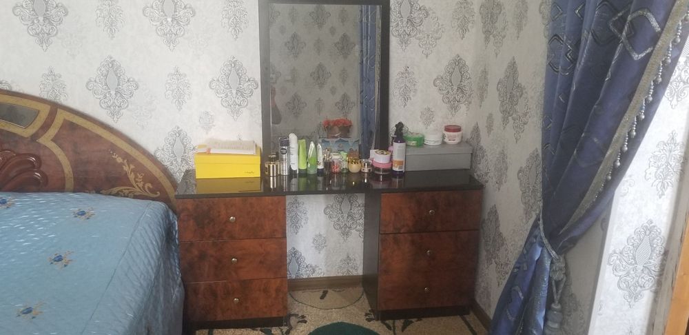 Срочно продаётся спальный гарнитура
