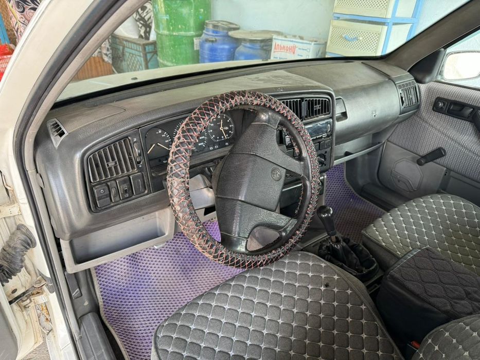 Машина пассат б3