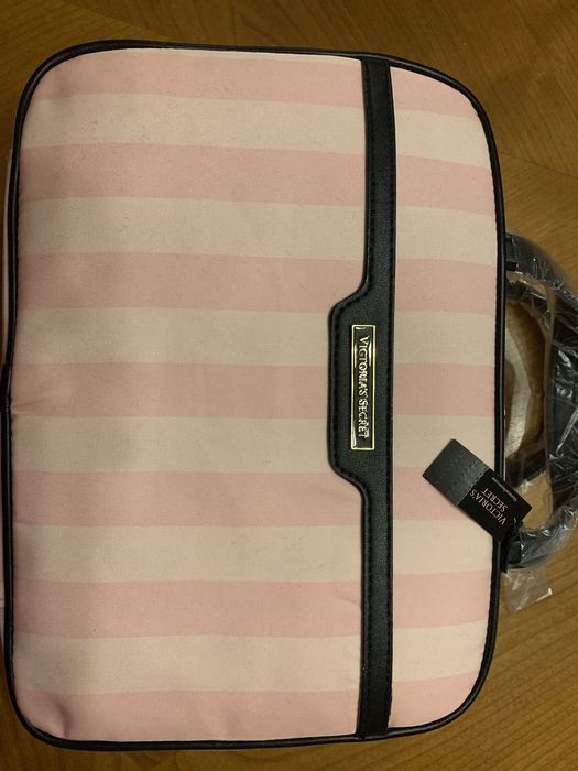 Victoria's Secret Large Hanging Travel Case