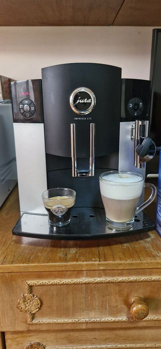 Espressor automat Jura Impressa C 75 cappuccino