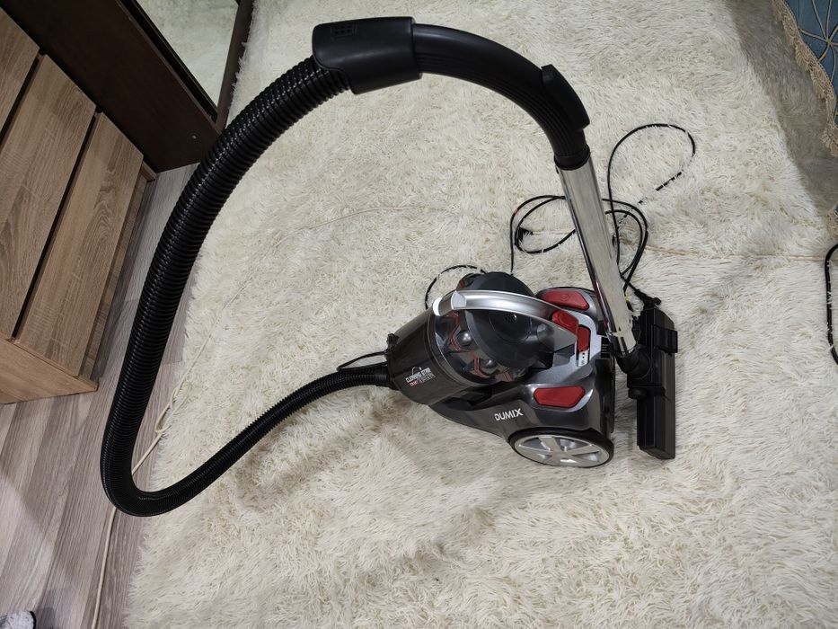 Новый пылесос DUMIX