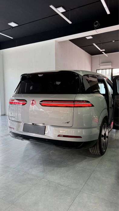 DENZA N8L FLAGSHIP 2025 модель 6 местный ВНЕДОРОЖНИК 4WD