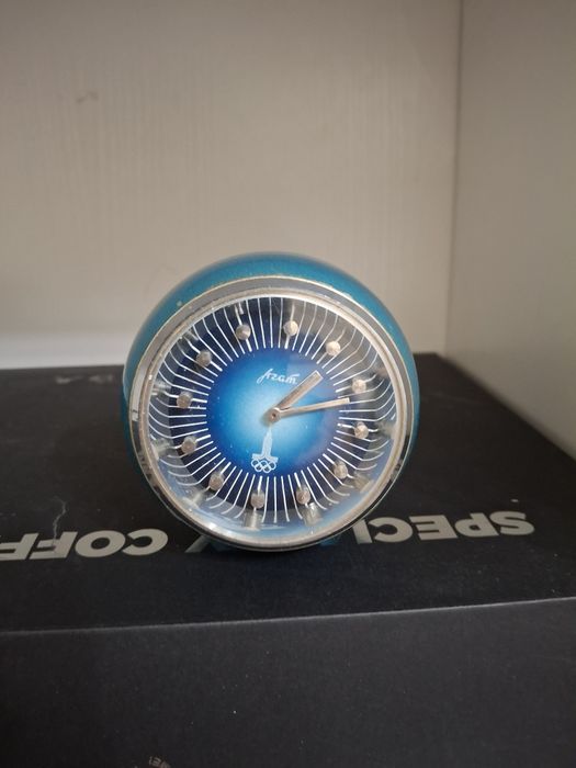 Часы настольные  "Агат " шар