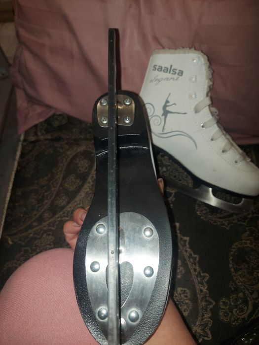 Коньки женские 36 р