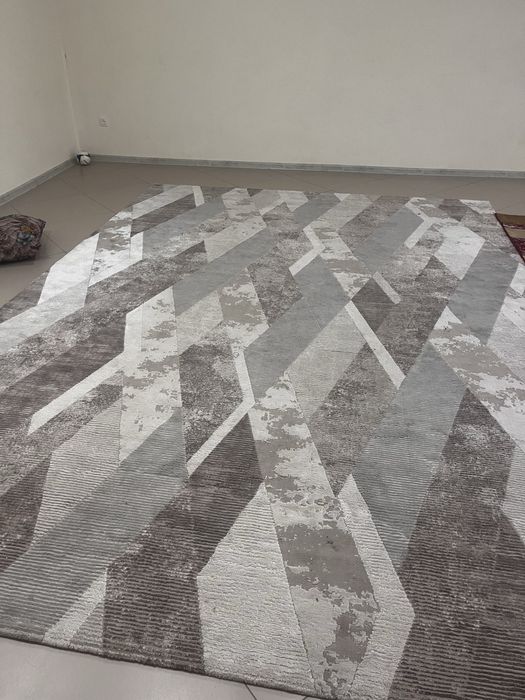 Продам ковер б/у почти как новое