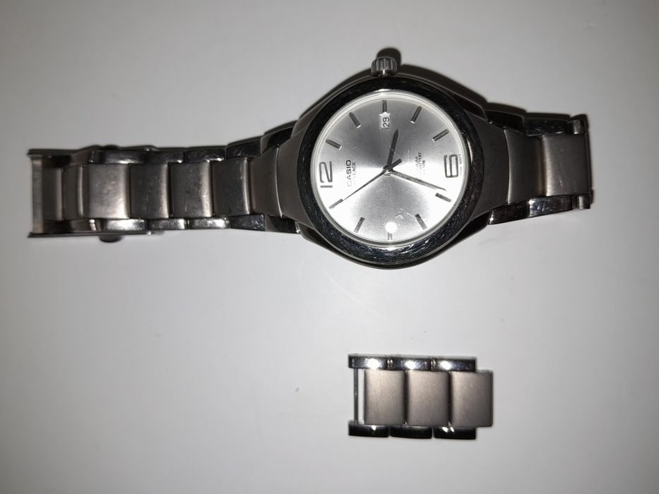 Vând ceas Casio dama
