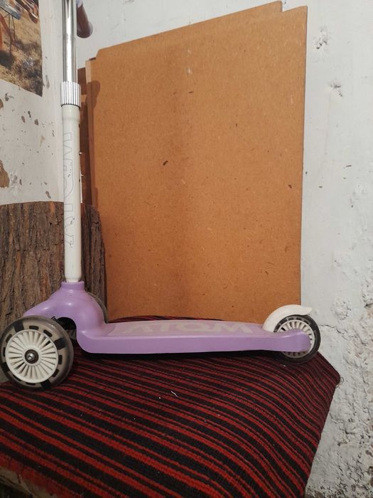 Trotineta Evo Atom cu 3 roti si lumini