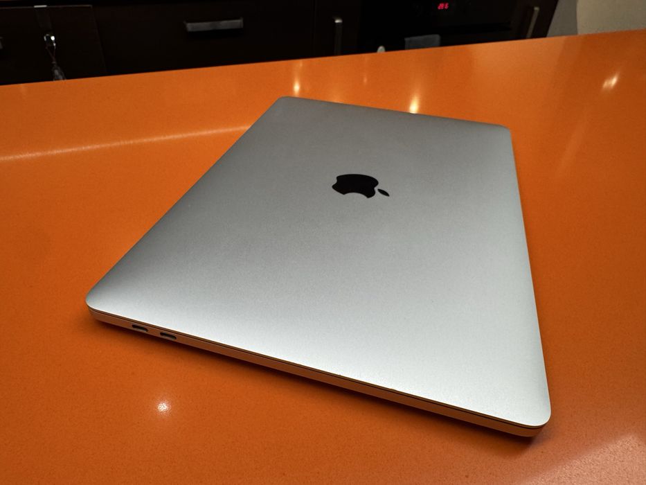 Apple MacBook Pro 13 M1 / 16GB / 512GB SSD / True Tone / Silver