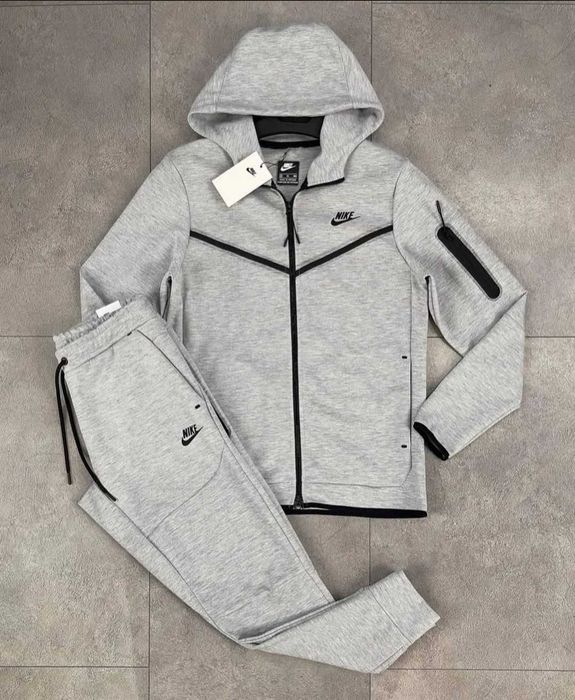 Nike Tech Gri Compleu Full ( Livrare cu Verificare)