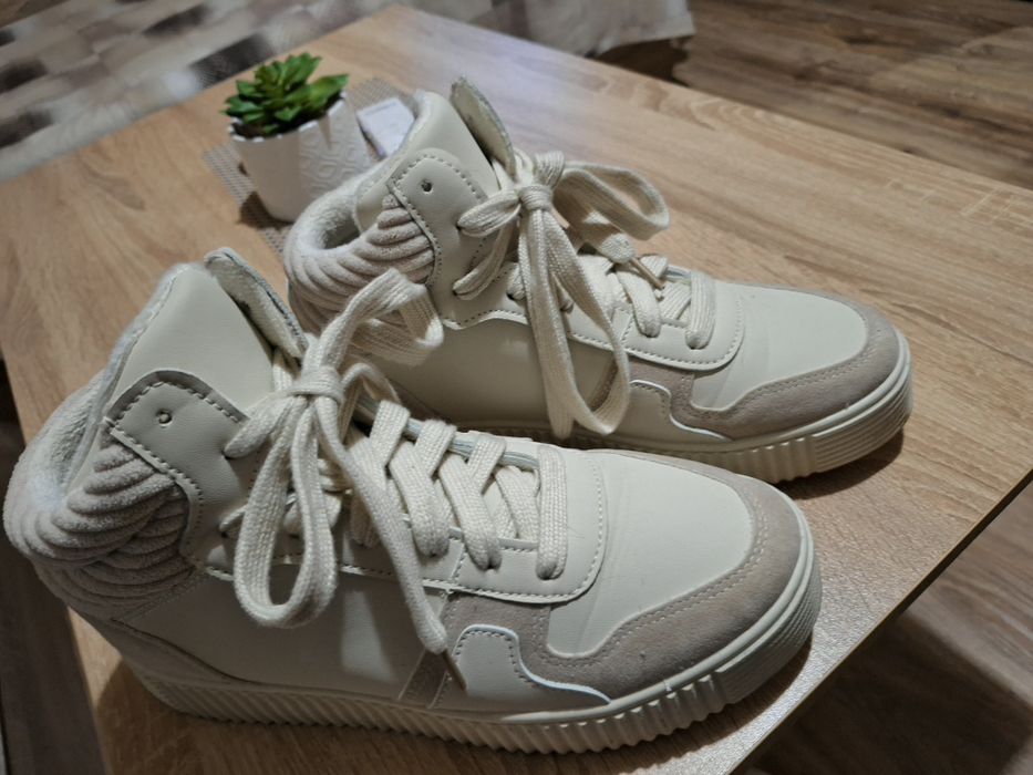 Боти Sinsay топли