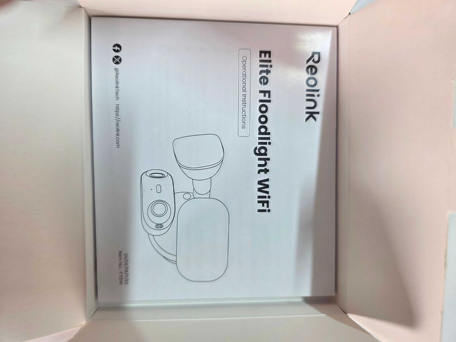 Camera de supraveghere exterioară Reolink 4K 8MP Wi-Fi 6 cu reflector de 3000 lumeni