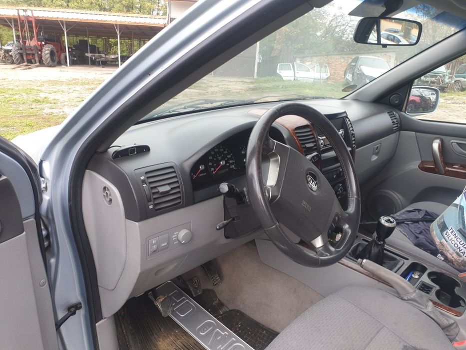 Dezmembrez kia sorento 2.5 diesel an 2005 automat și manual