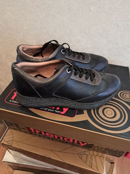 Продам обувь,верхнюю одежду