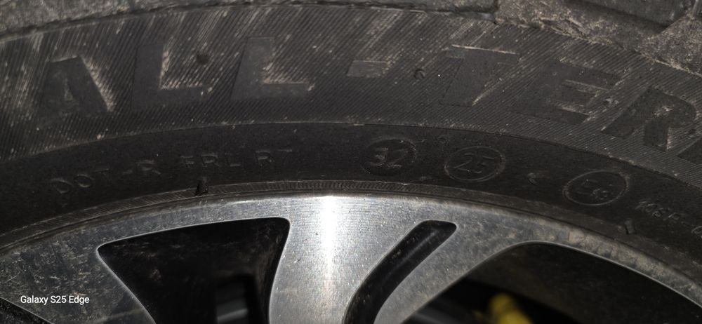 Vând jante r17 cu cauciucuri off road (all season)