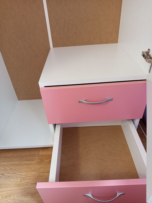 Гардероб за детска стая за момиченце