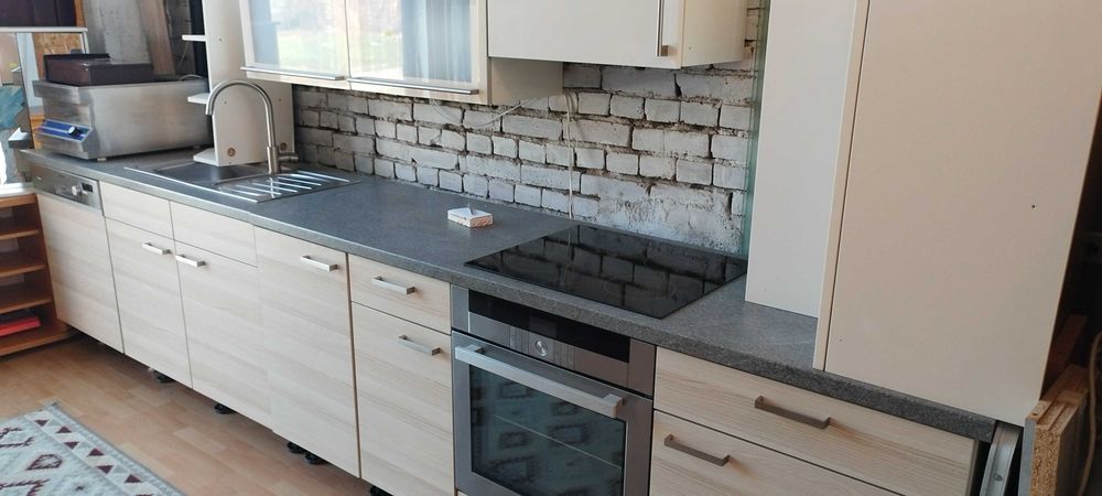 Кухня с електроуреди