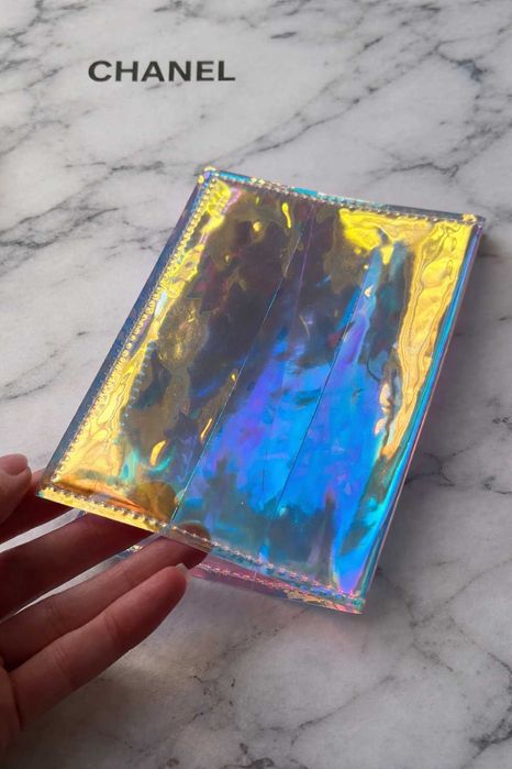 холограмна подвързия за паспорт на шанел chanel нова калъф шарен топ