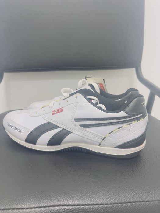 Кроссовки 26 см Томми