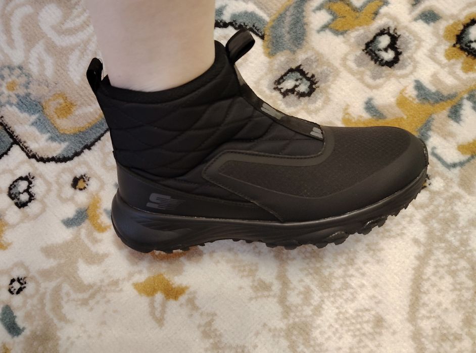 Продам новые дутики ботинки