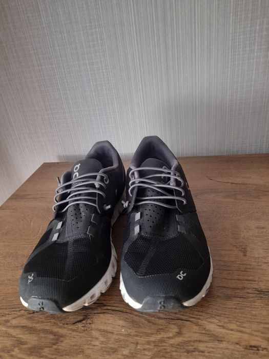 On Cloud маратонки 38 номер.