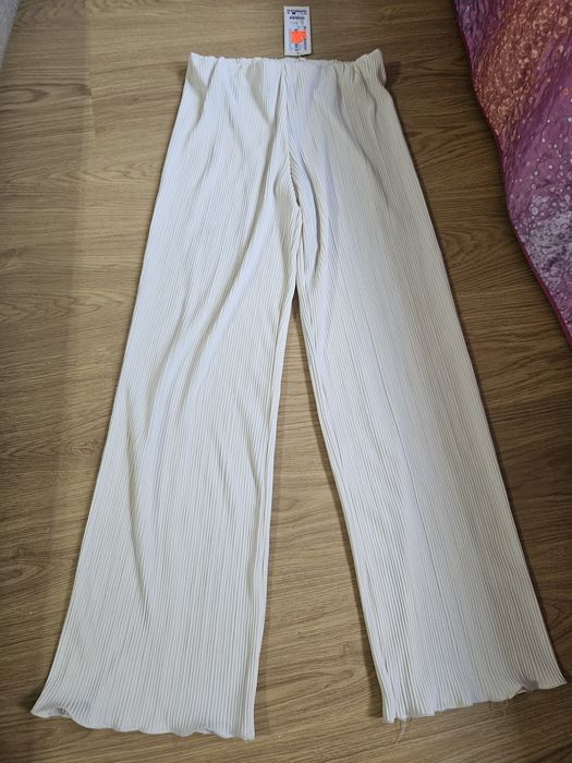 Широк Бежов панталон