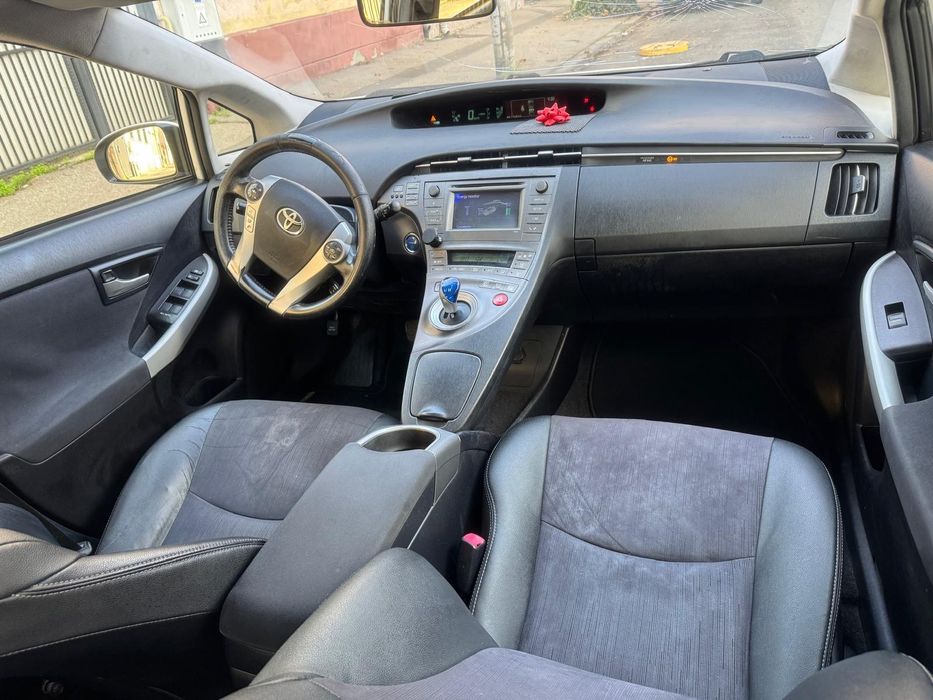 Toyota Prius 3 FaceLift 2012 cu GPL