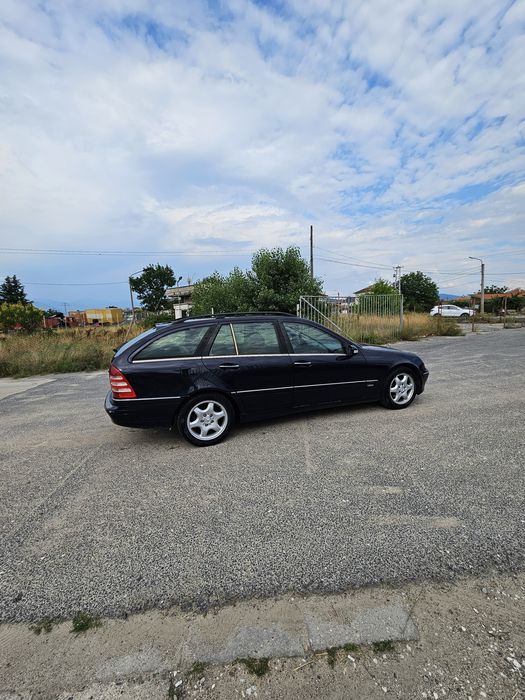 Mercedes-Benz C220