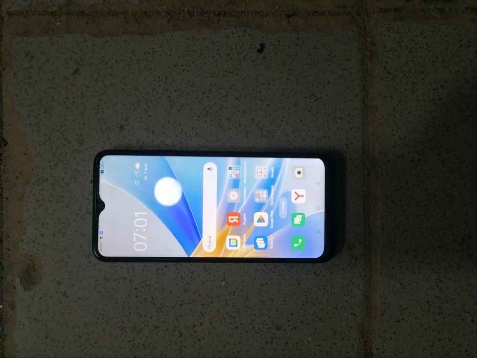 Продам телефон Oppo a17.