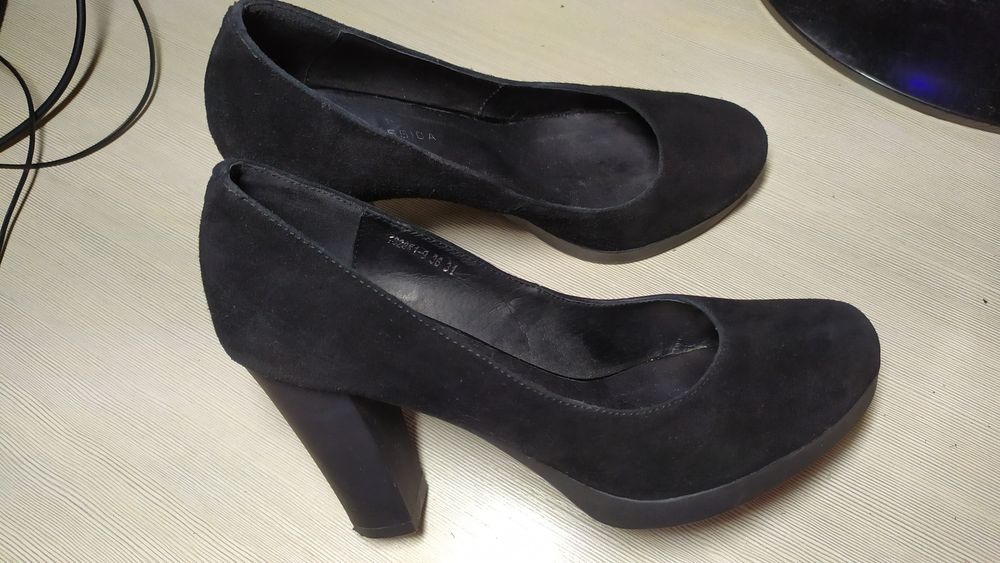 Продам женские туфли