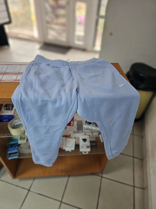 Vind Pantaloni Nike xl noi groși