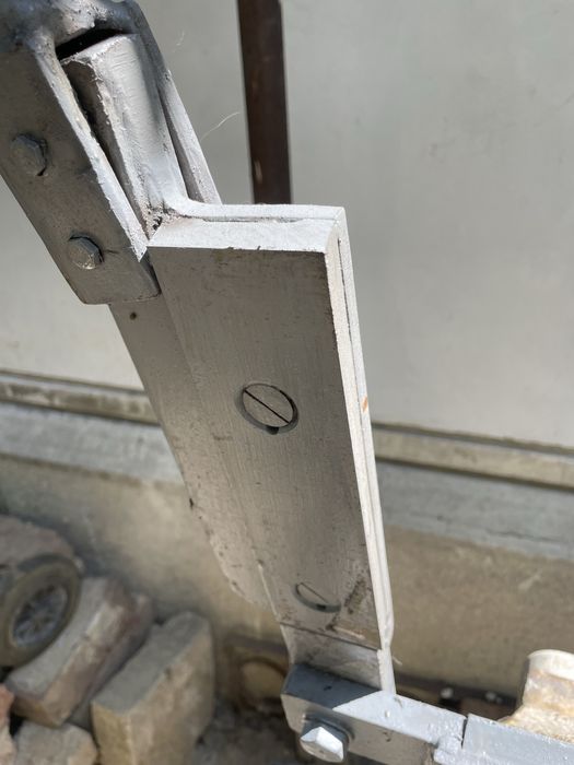 Ghilotina debitat tabla